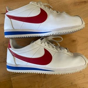 Women’s Nike size 7